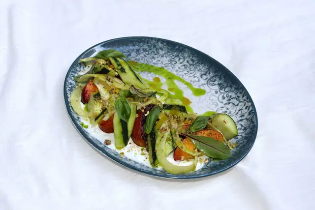 Salata kasno leto sa grilovanim breskvama